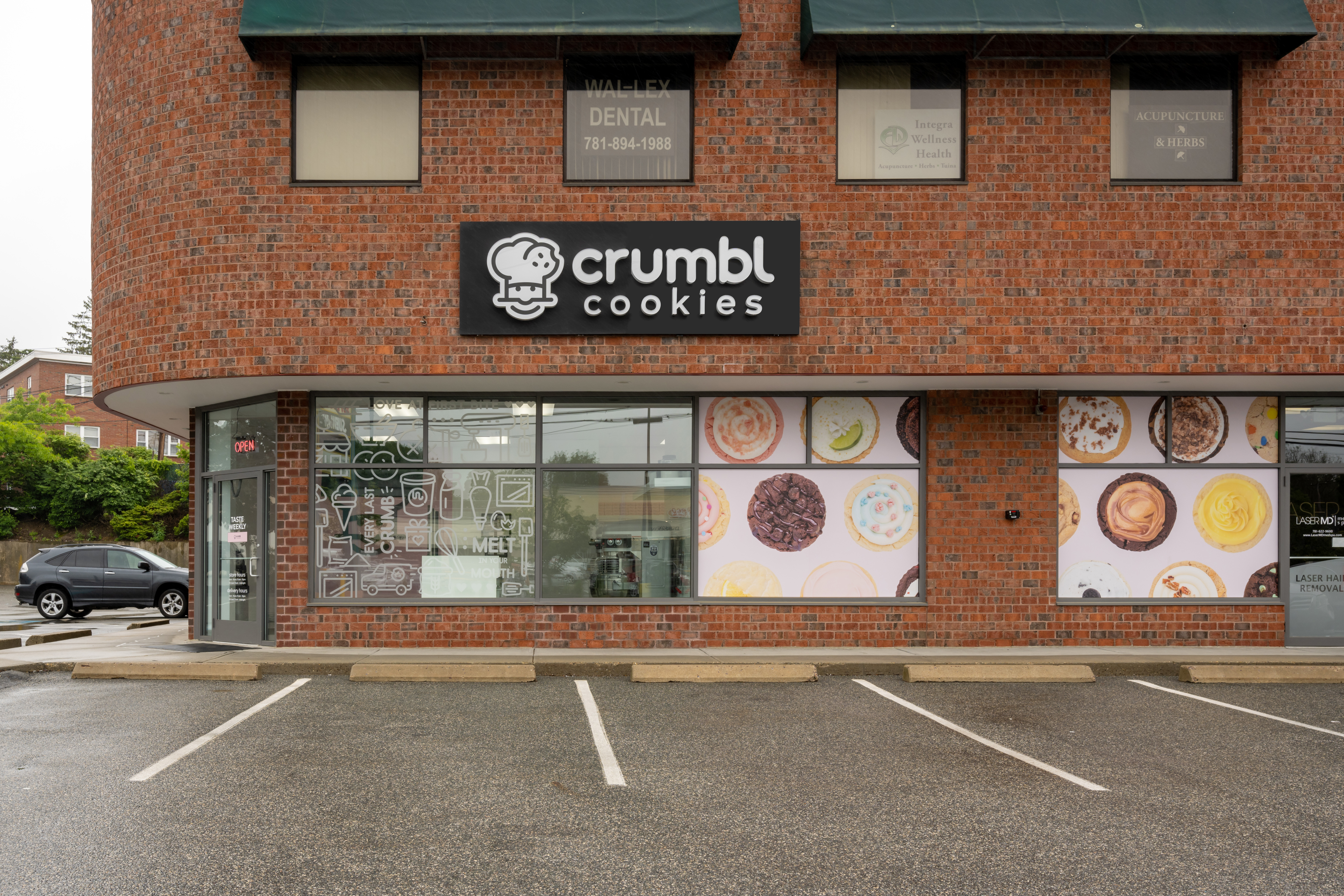 Crumbl Cookie Waltham, MA